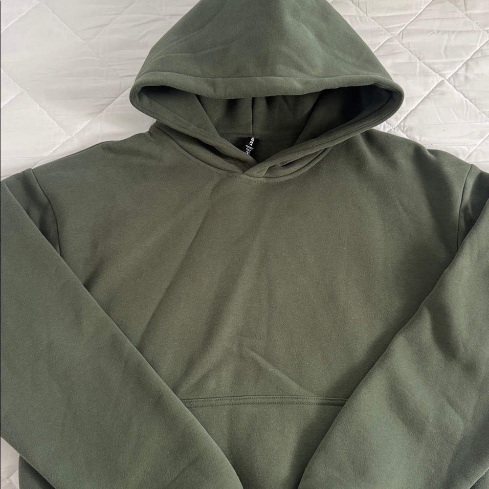 comfrt green standard hoodie
never worn
size s - Picture 7 of 8